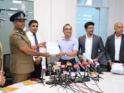 පෝලිම් යුගය අවසන් – රථවාහන දඩ දැන් ෆෝන් එකෙන්ම හෝ ළඟම කඩෙන්ම ගෙවන්න