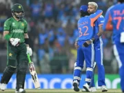 ක්රිකට් ලෝලීන් නොඉවසිල්ලෙන් බලා සිටි තරගයෙන් ඉන්දියාවට විශිෂ්ට ජයක්