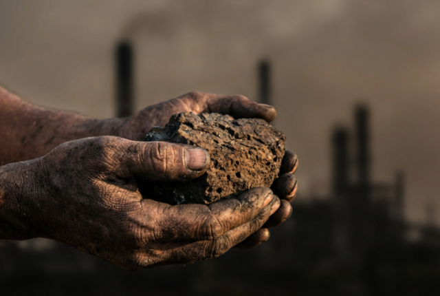 斯里兰卡煤矿工人场景