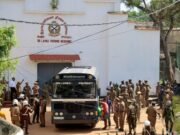 මීගමුව බන්ධනාගාර ගැටුමට අදාළව රැඳවියන් සිව් දෙනෙකු සැකකරුවන් ලෙස නම් කරයි