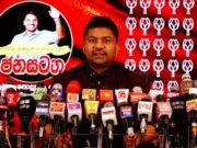 නාමල් පාදඩ ලෙස කොටු කරන්න හදපු, ආණ්ඩුවේම දූෂිතයාගේ රහස චානක එලියට දමයි