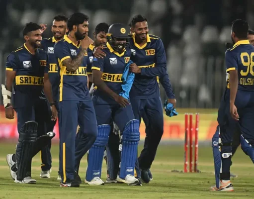 ලකුණු 430ක දැවැන්ත ඉලක්කය හඹාගොස් ශ්රී ලංකාව එංගලන්තය අන්දමන්ද කරයි